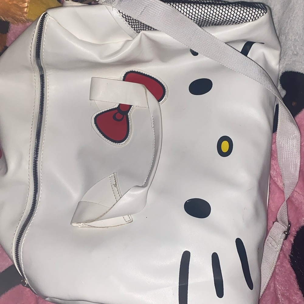 Hello kitty duffel bag! perfect condition